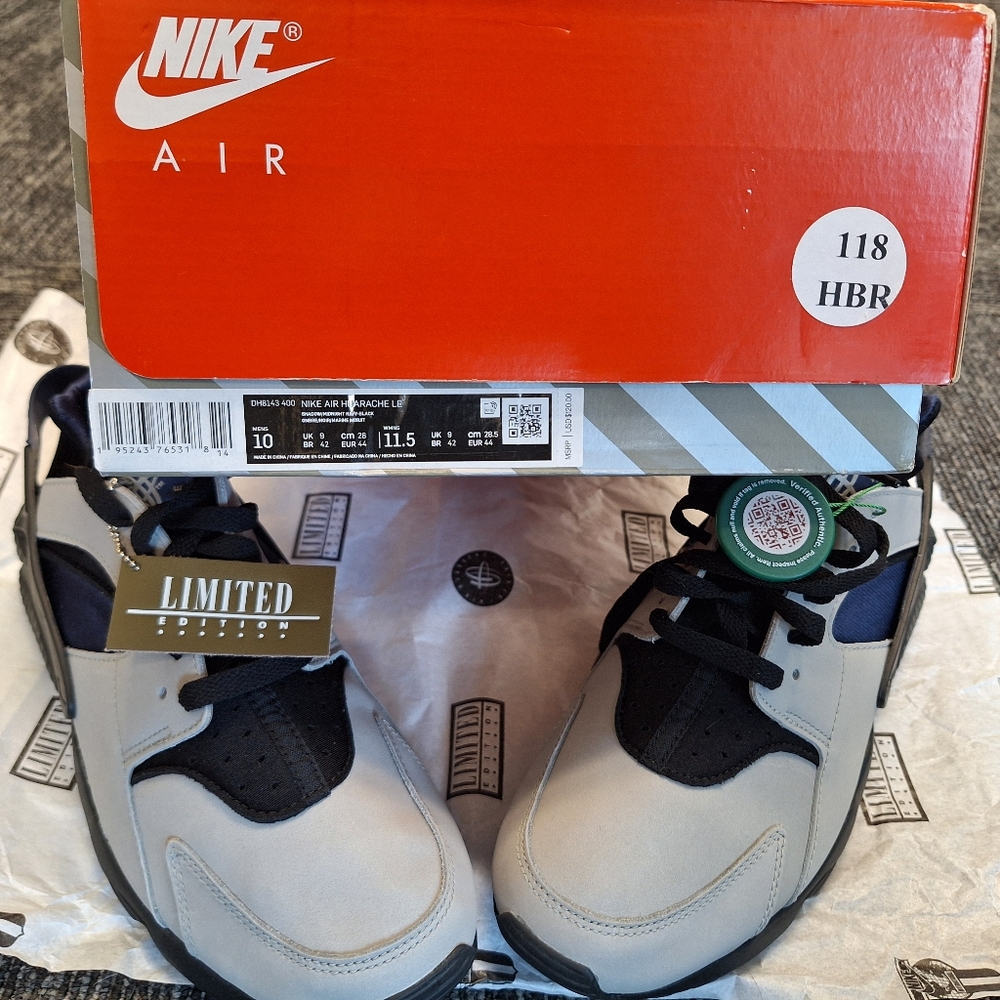 LIMITED EDITION* NWT Nike Air Huarache LE